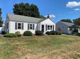 47 Maplecrest Dr, Pawtucket, RI 02861