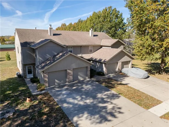 116-122 NE Greystone Dr, Lees Summit, MO 64086