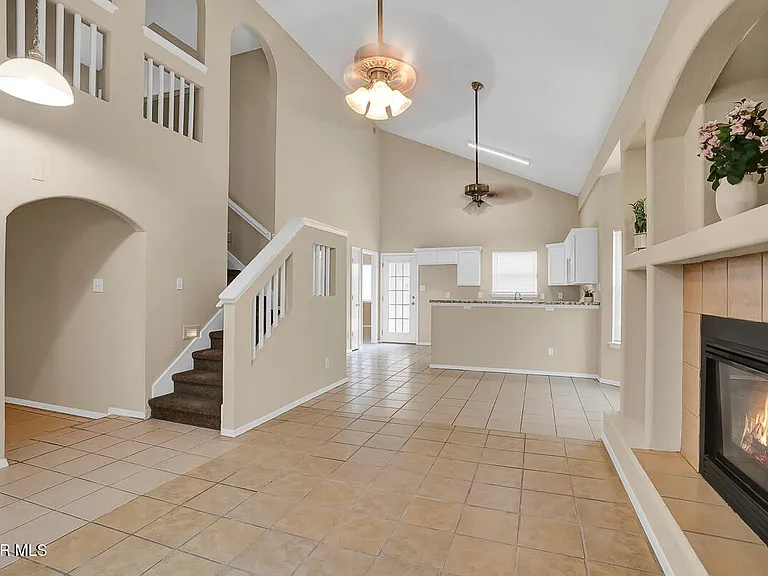 2304 Tierra Blanda Dr — Photo 2
