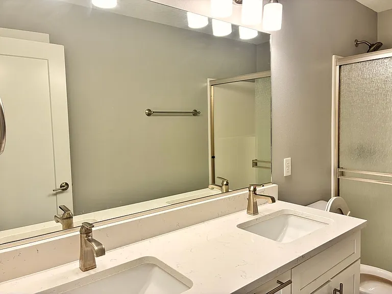 2324 SE Parkview Crossing Dr — Photo 16