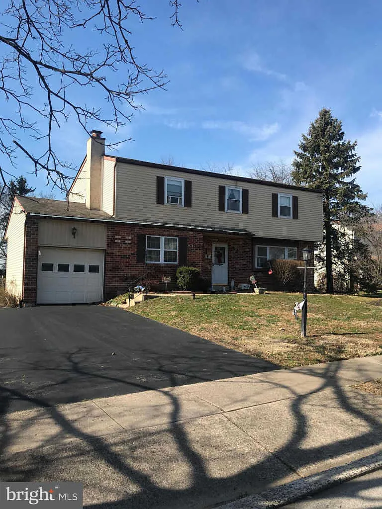 3007 Gowan Ln photo 1