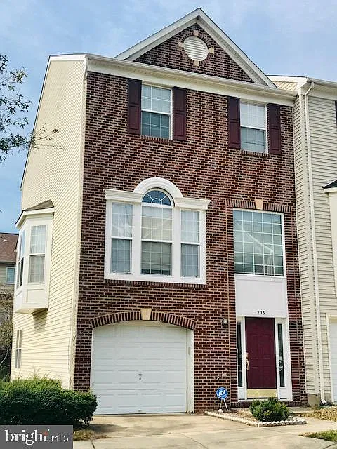 3 bed, 3.5 bath, 2131 sqft, $2,500 — Photo 2