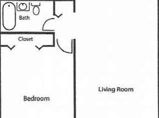 8 Laraway Ct APT 1C, Derry, NH 03038