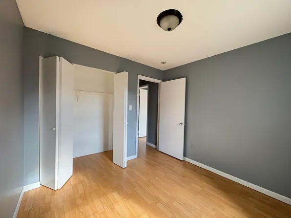 35 Fairview Avenue image 4 of 6