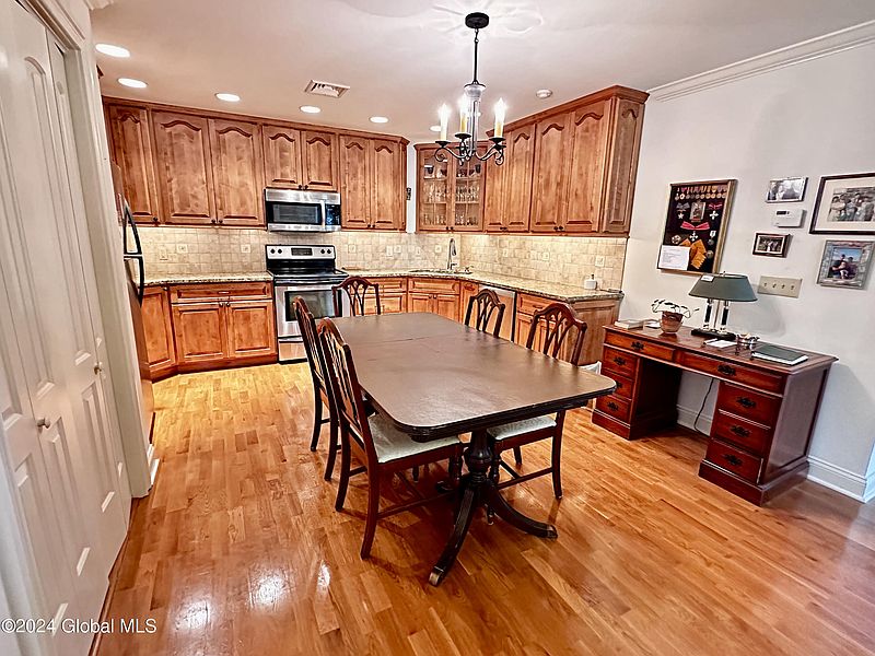 5th image of 93 Maple Street #304