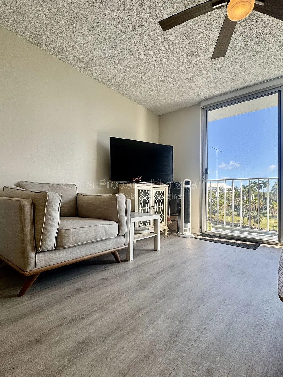 Building Photo - 1740 NW North River Dr #516