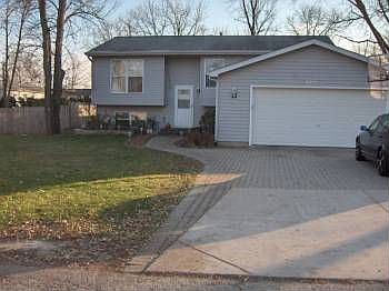 1st image of 2833 Apple Ave