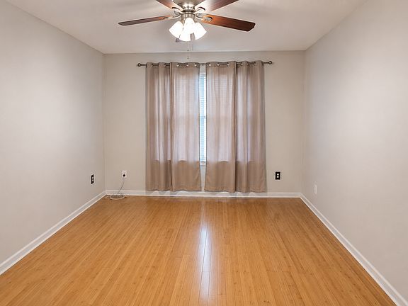 3rd image of 901 Harbour Club Dr