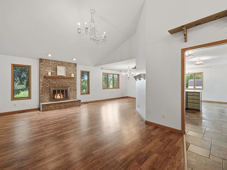 9099 Sheffield Ave — Photo 19