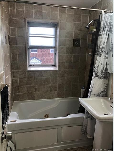 1st image of 11 Colonial Dr APT D