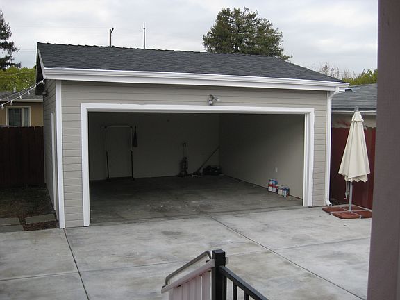 2nd image of 595 Douglas Ave