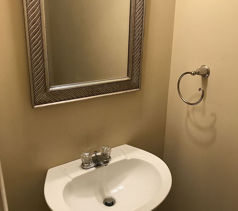 2nd image of 1050 Connie Dr