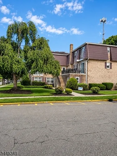 120 Fairview Ave #3B Photo 1