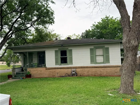 2407 E Brazos St, Victoria, TX 77901