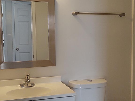 4th image of 7929 Cox Ln #1