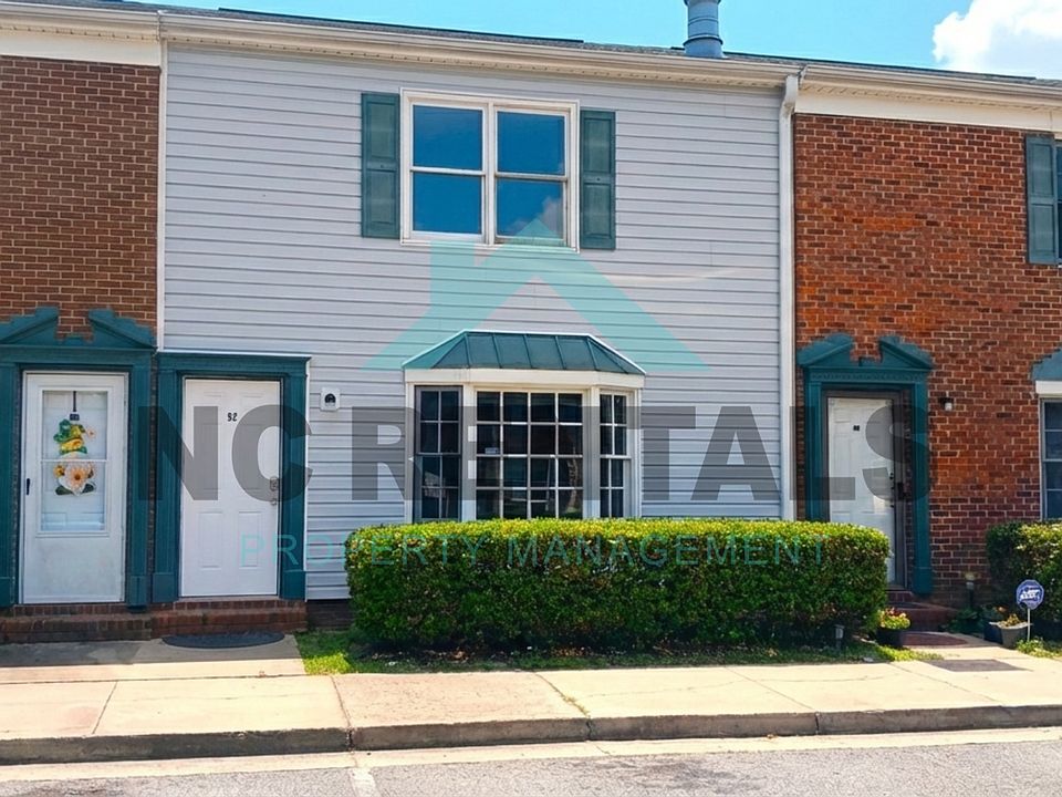 1st image of 100 Kristin Dr APT B2