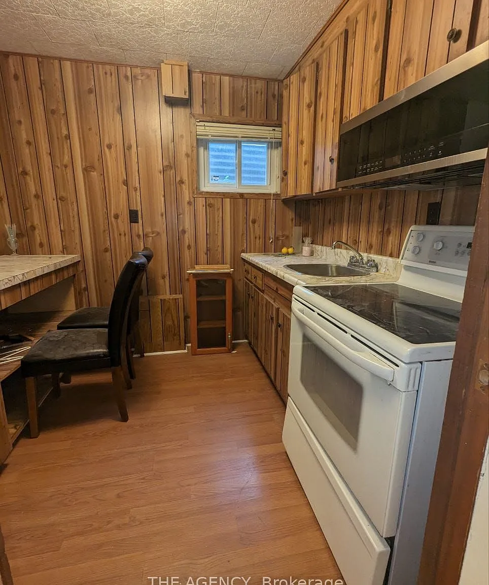 2 bed, $1,600 — Photo 4