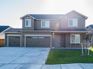 5704 Middle Fork St, Pasco, WA 99301
