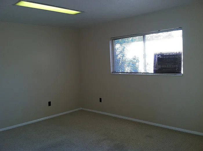479 E Bridlewood Dr #UPSTAIRS — Photo 5