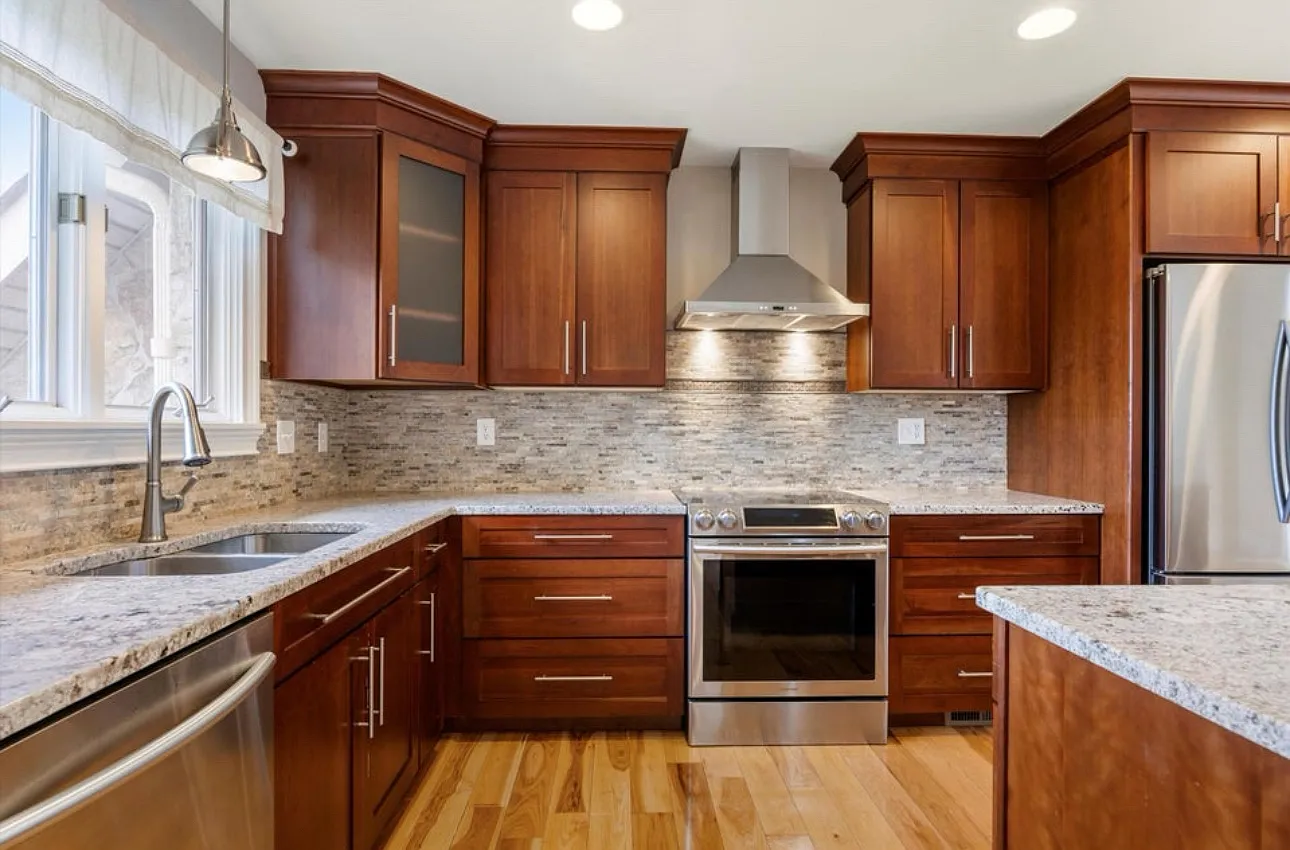 5 bed, 3.5 bath, 3000 sqft, $4,500 — Photo 1