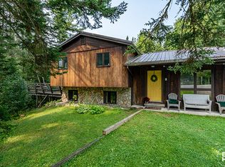8 Landover Ln, Lake Placid, NY 12946
