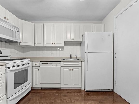 4th image of 1 Brown Ave APT 2-70