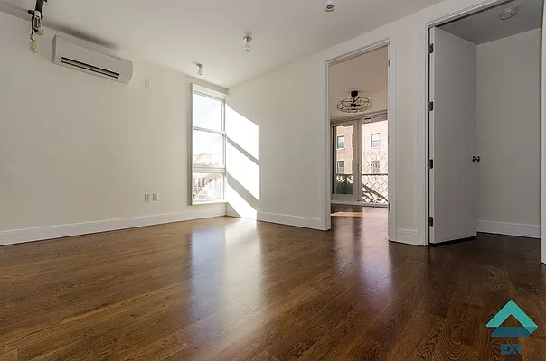 Rented by EXR | media 1