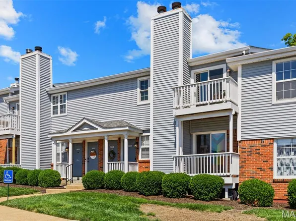 1442 High School Dr, Saint Louis, MO 63144