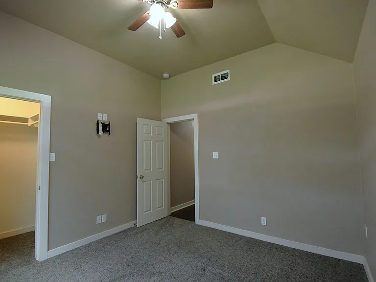 5999 Walnut Hill Dr — Photo 22