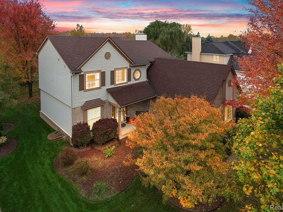 1st image of 7933 Turnberry Dr