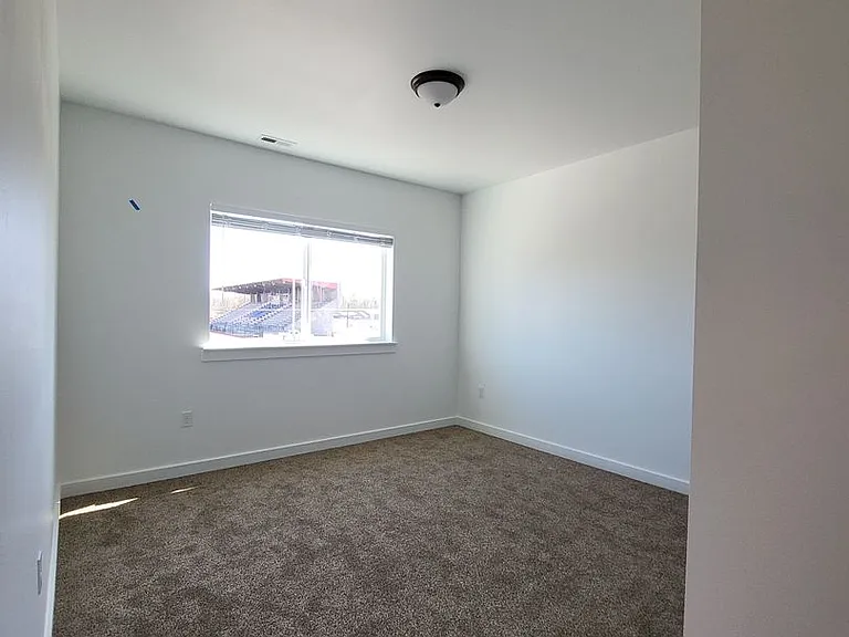 683 Bryden Ave — Photo 19