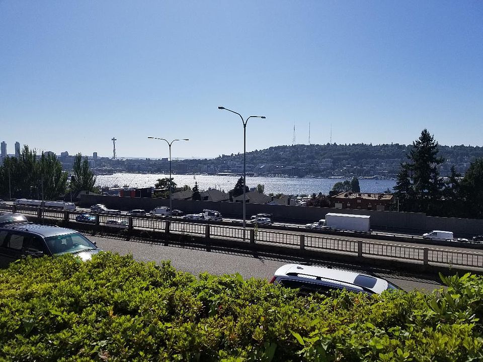 Space Needle/Lake Union/Queen Anne Hill view