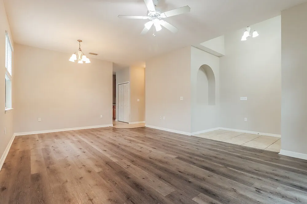 4 bed, 2.0 bath, 1968 sqft, $2,355 — Photo 3