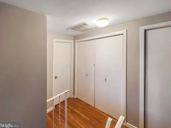 4 Copps Hill Ct, Montgomery Village, MD 20886