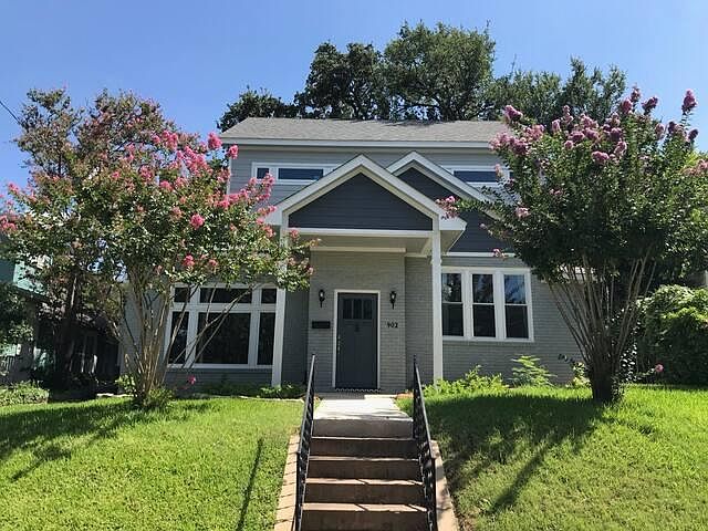 2020 remodel of charming historic home. Walking distance to UT, Shoal Creek Nature Trail, hospitals and many restaurants. Short drive to downtown. Keyless Entry. Free On Street Parking