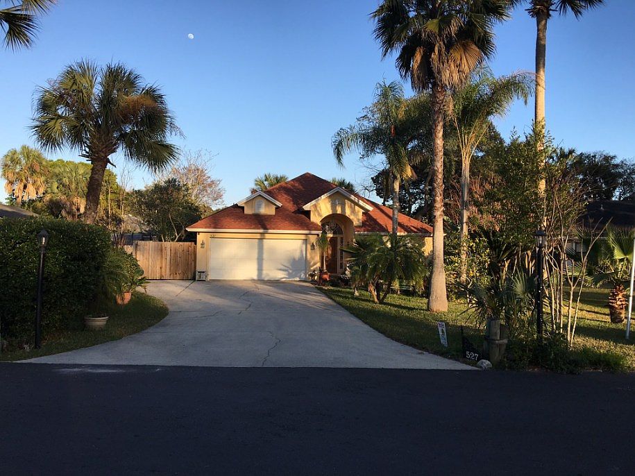 1st image of 527 Holly Dr