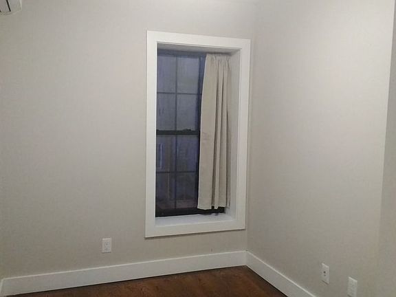 5th image of 228 Manhattan Ave APT 3