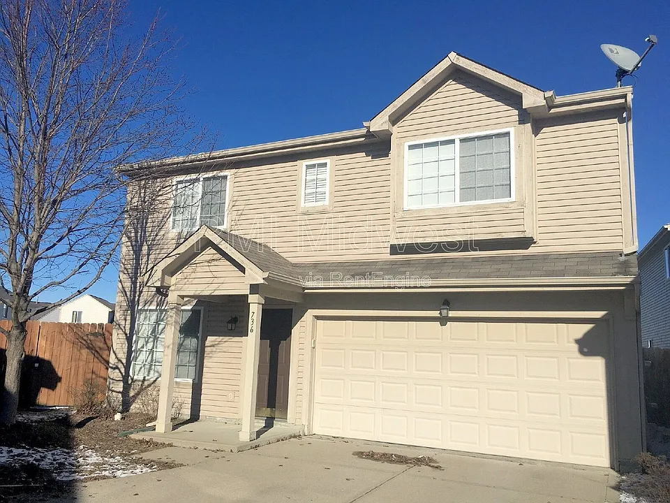 736 Pine Lake Dr