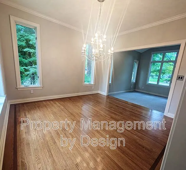 921 Vineland Ct — Photo 11