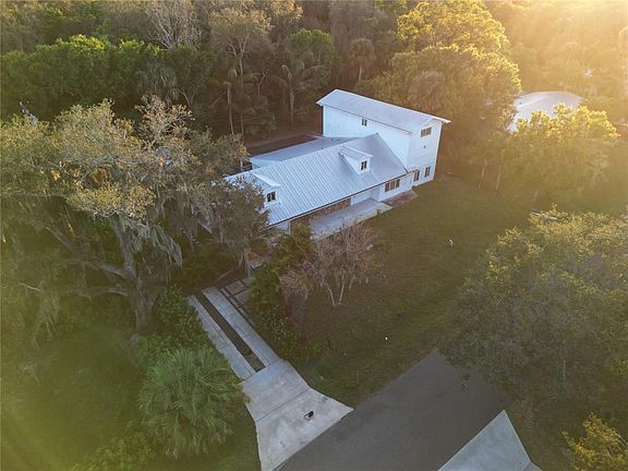 3rd image of 2559 Rainbow Dr
