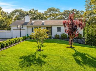27 Bittersweet South Ext, Hampton Bays, NY 11946