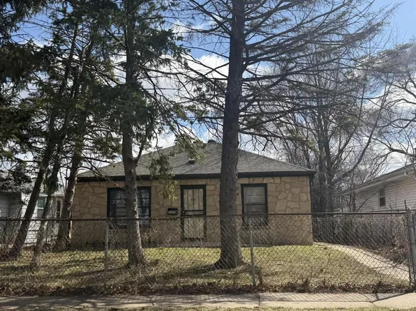 5858 N 80th STREET, Milwaukee, WI 53218