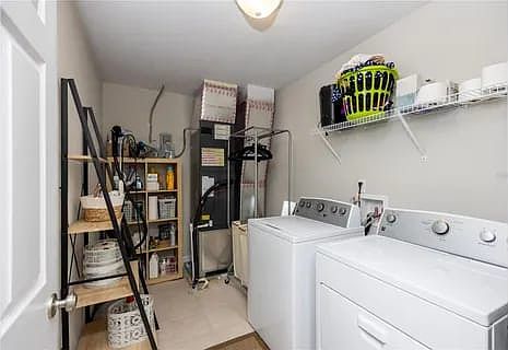 5th image of 451 SW 251st St