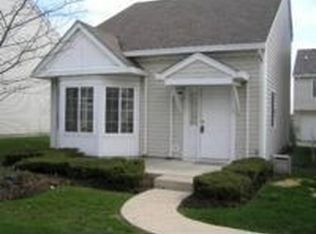 621 Hidden Creek Ln, North Aurora, IL 60542