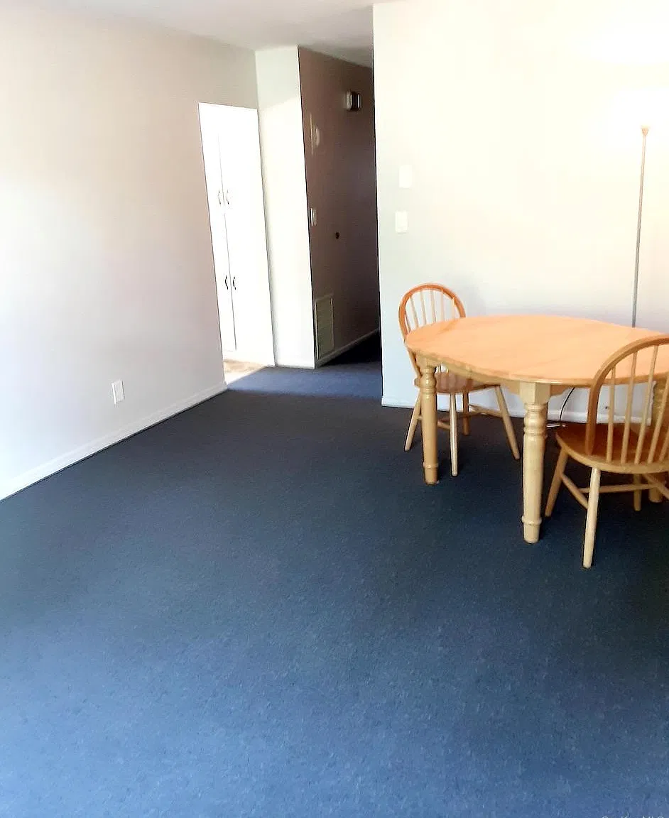 4 bed, 2.0 bath, 2500 sqft, $3,250 — Photo 1