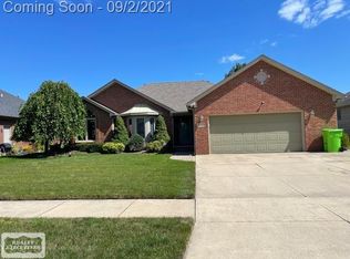 48302 Adams Dr, Macomb, MI 48044