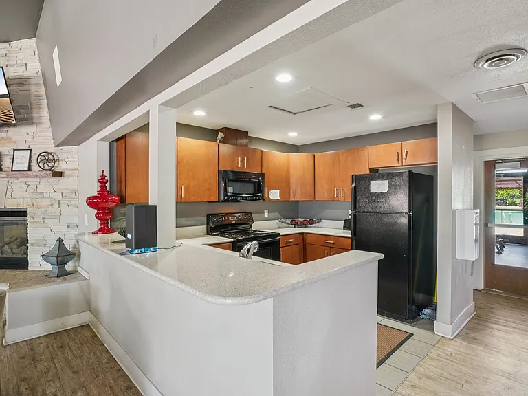University Village Apartments — Photo 18
