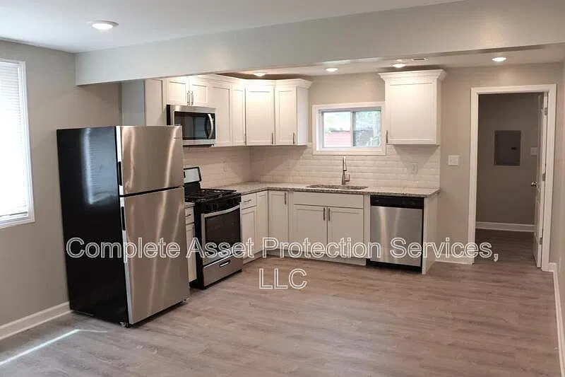 3 bed, 1.0 bath, 944 sqft, $1,485 — Photo 4