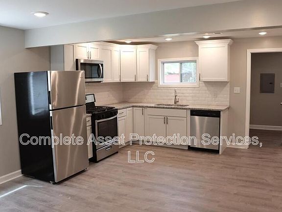 4th image of 2326 Hickory St