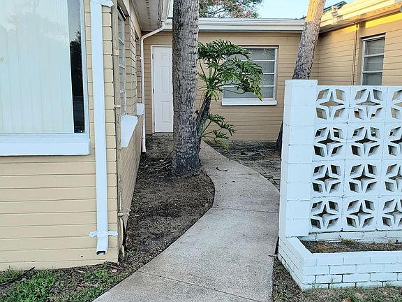 3rd image of 102 San Robar Dr